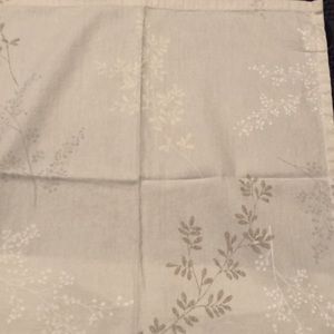 Calvin Klein Dinner napkins